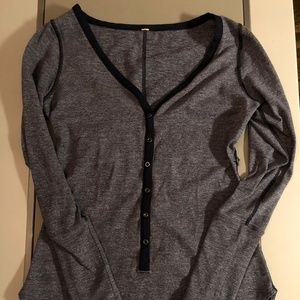 Lululemon long-sleeve top - size 6 - marbled navy